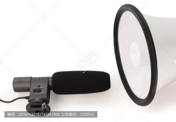 手持?jǐn)U音器，麥克風(fēng)在白色背景下的黑色大