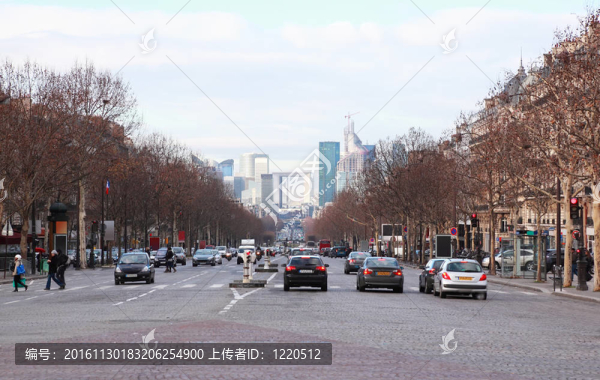 La,Defense商業(yè)區(qū)觀；大阿馬在巴黎大街上的汽車；法國(guó)