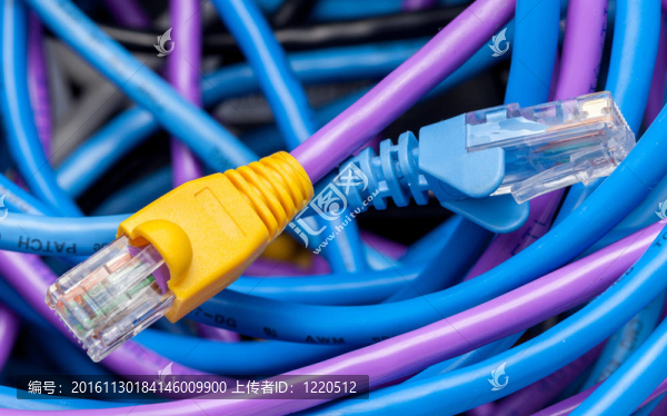 貓5電纜在多個顏色