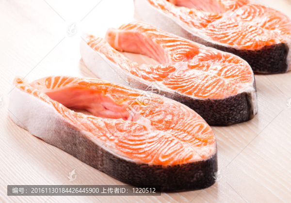 鮭魚牛排原料
