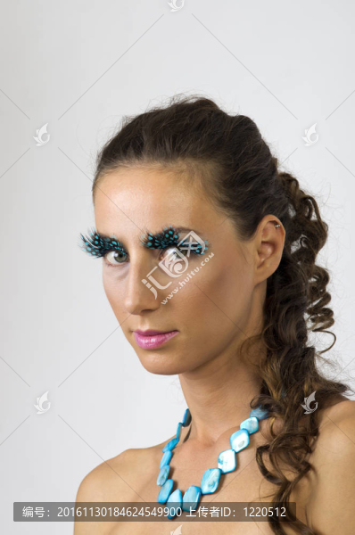一個年輕美麗的女人的肖像