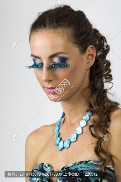 一個年輕美麗的女人的肖像