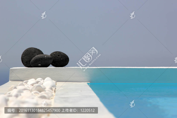 游泳池和石頭套