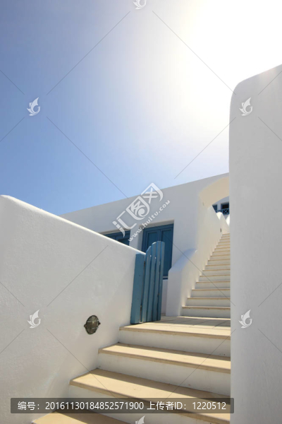 在伊亞街頭的古希臘建筑