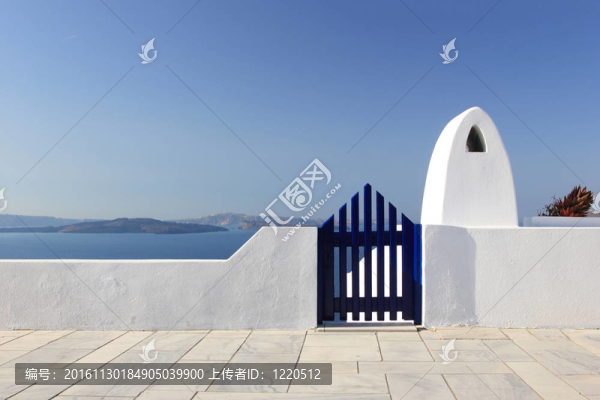 在伊亞街頭的古希臘建筑