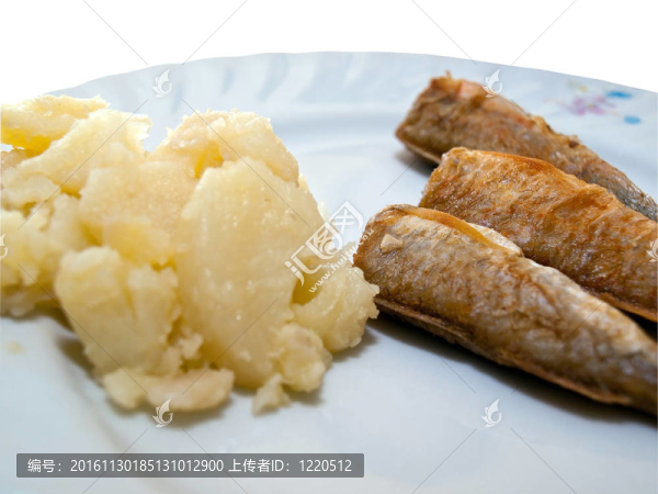 土豆炒魚