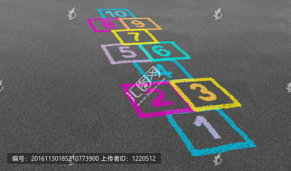 在學校跳房子