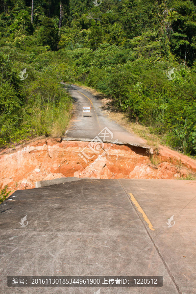 瀝青路突破