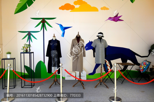 女裝店櫥窗,展示