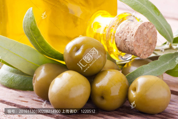 橄欖油和樹(shù)葉