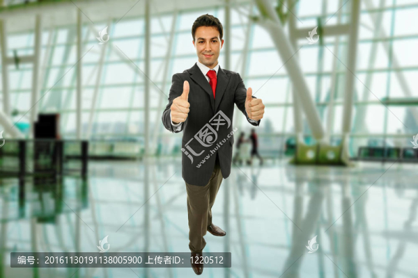 豎起大拇指