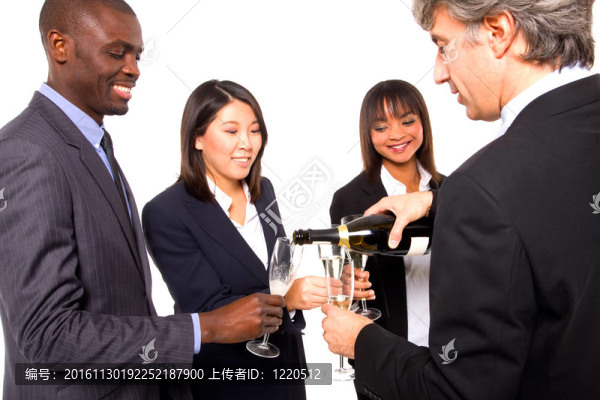 民族隊(duì)敬酒