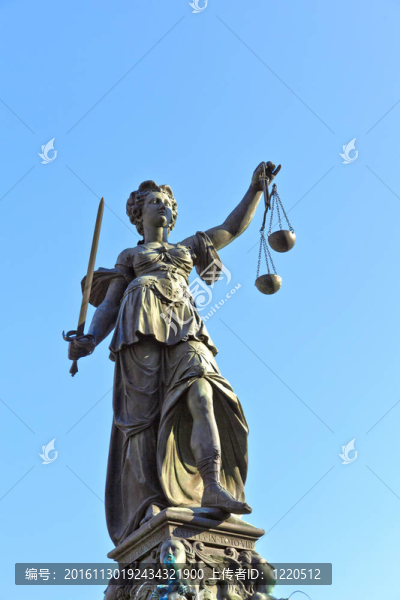 德國在法蘭克福的羅默的正義女神雕像前