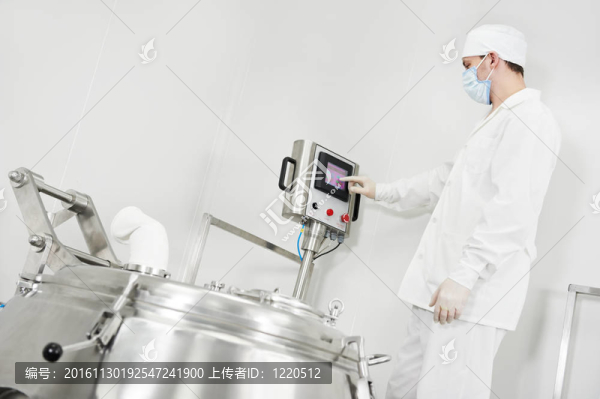制藥廠工人