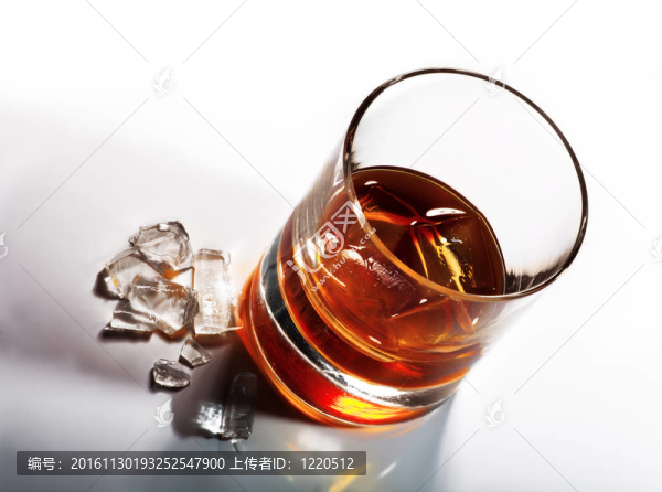 杯威士忌