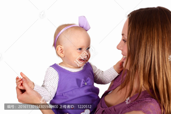 小女兒的年輕母親