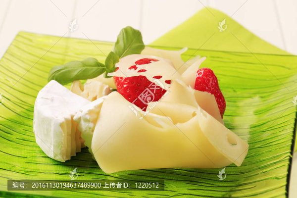 奶酪和草莓
