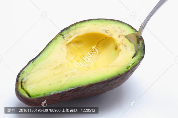準(zhǔn)備吃的牛油果