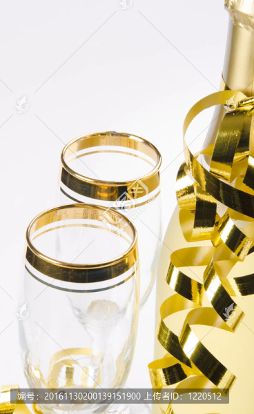 香檳酒；玻璃和新年前夕