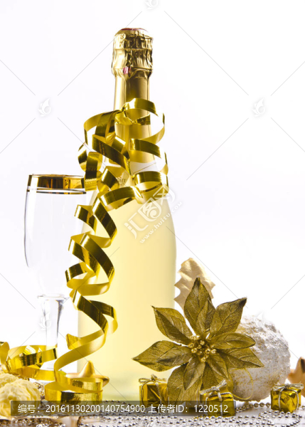 香檳酒；玻璃和新年前夕