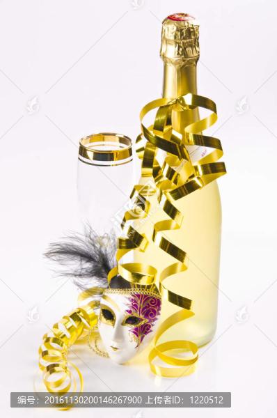 香檳酒；玻璃和新年前夕