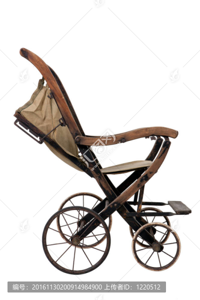 老式風(fēng)格的嬰兒車嬰兒車在白色背景