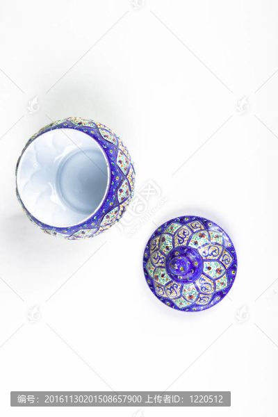 帶蓋的東方花瓶