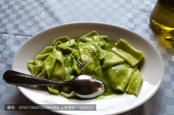 烤寬面條配香蒜醬