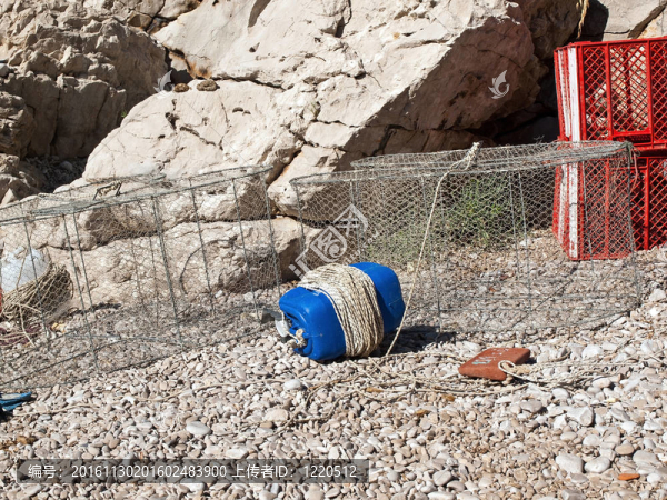 海灘上的釣魚(yú)陷阱-匯圖網(wǎng) www.fosd68.com 海灘上的釣魚(yú)陷阱