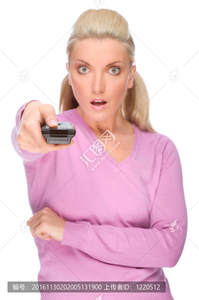 帶遙控器的女人