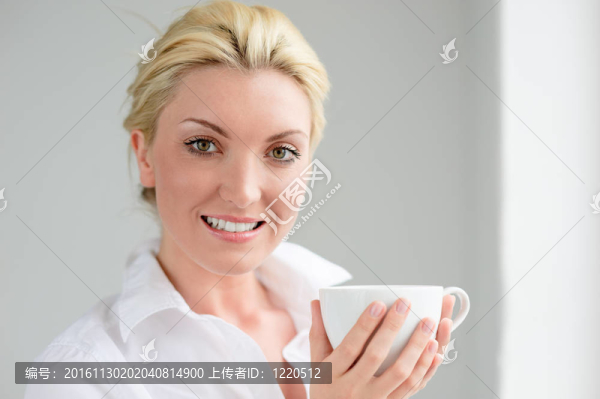 女人與杯