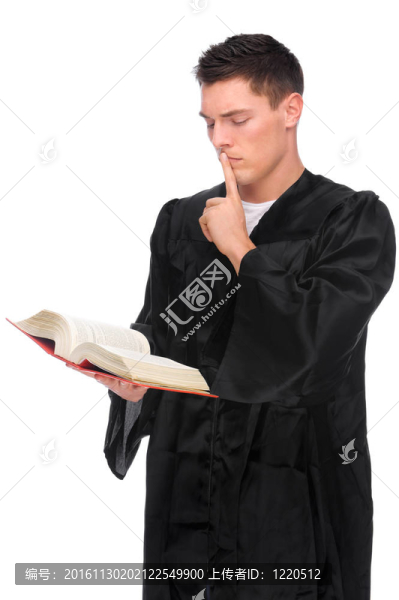從一個(gè)年輕的法官（律師）與法令書完全孤立的工作室圖片