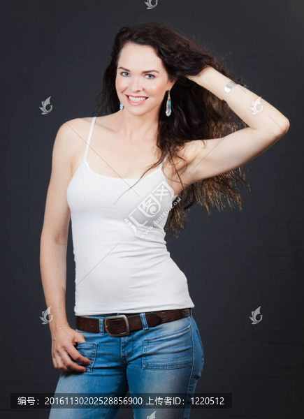 年輕漂亮的女人