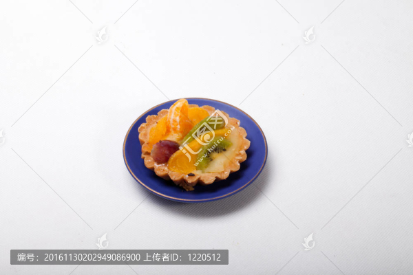白色的水果蛋糕