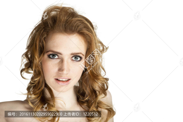 美麗的女人臉-孤立的白色