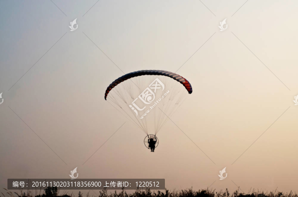對滑翔機