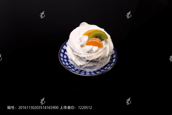 黑色水果蛋糕