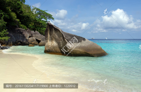 一個美麗的陽光海灘