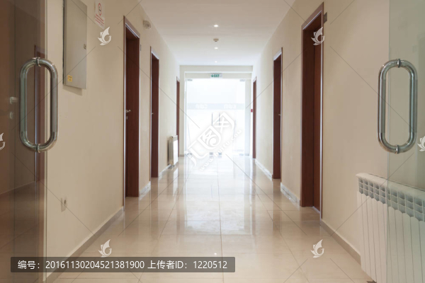 空蕩蕩的走廊