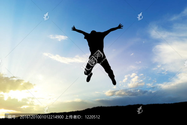 男子跳到天空