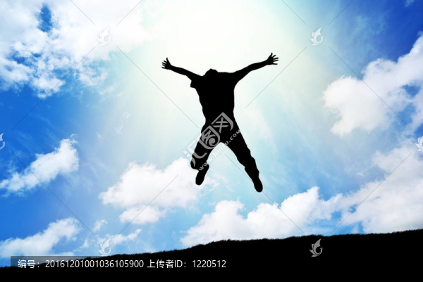 男子跳到天空