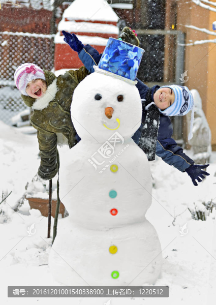 雪人和孩子