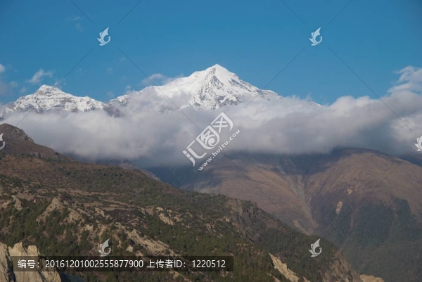 晚上在山上。尼泊爾