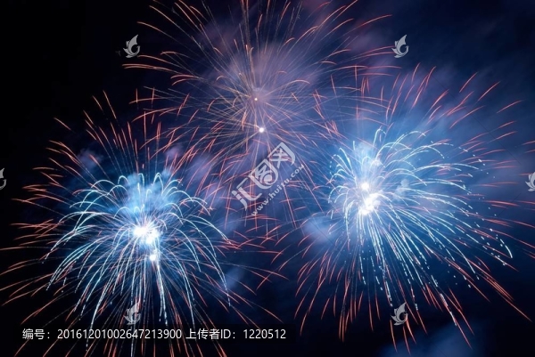 煙花；致敬。