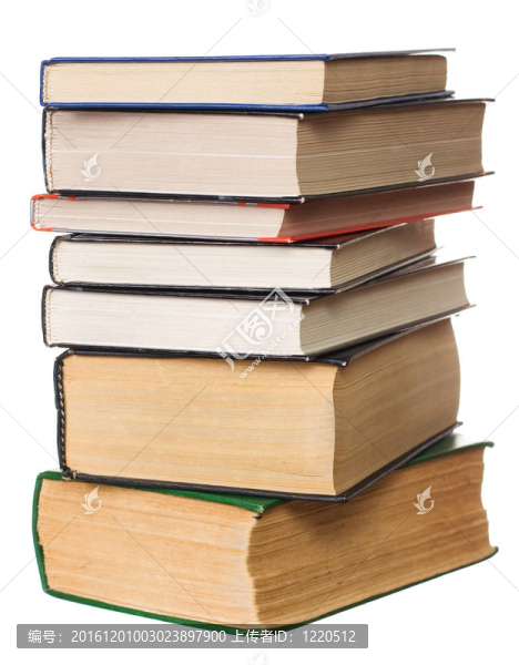 白色背景下的一堆書