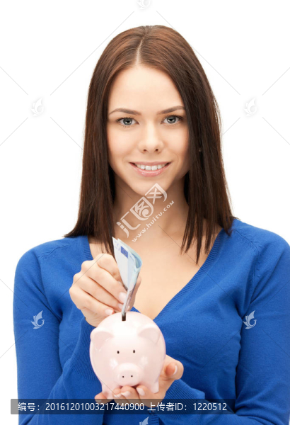 可愛的女人與儲蓄罐和錢