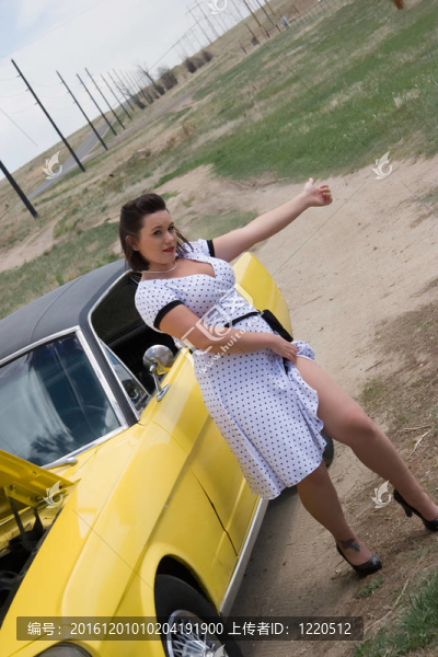 女孩與經(jīng)典汽車