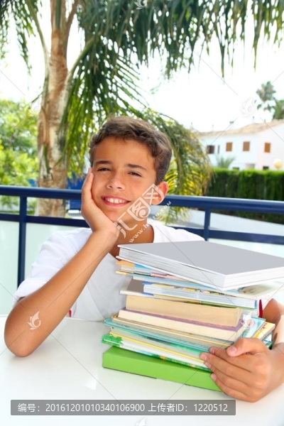 少年兒童快樂與書本思維