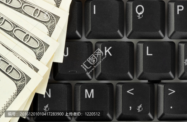 電腦鍵盤和金錢