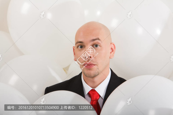 人里面的氣球